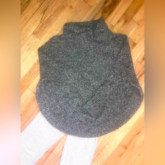 LEO&NICOLE Cottagecore Cowl Neck Dolman Sleeve round hem sweater SM oversized - Picture 7 of 7